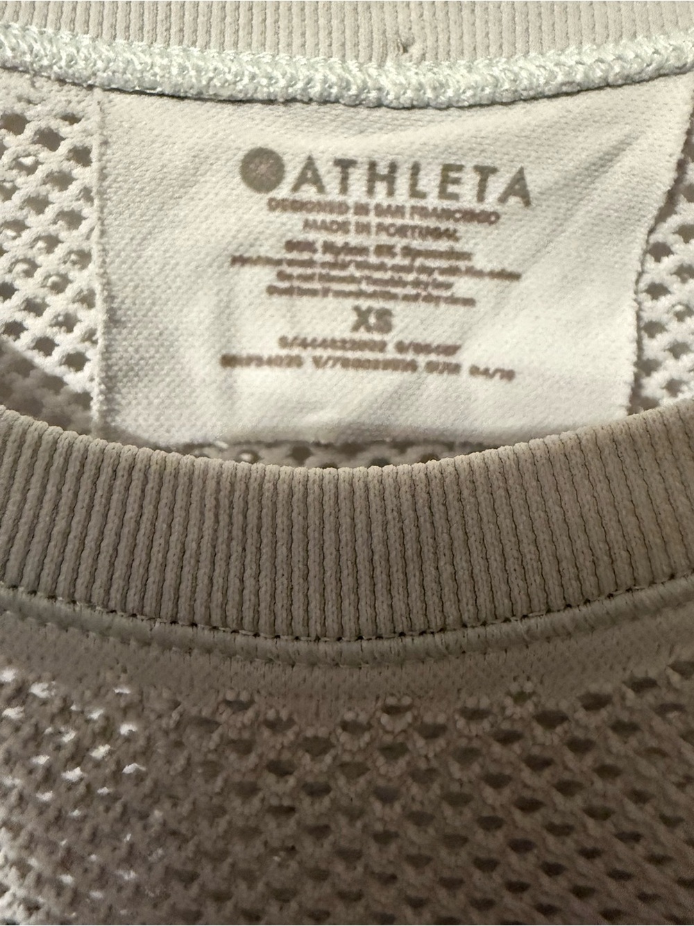 Athleta Seamless Mesh Tank XS Gray Ventilated Performance Top - Picture 5 of 6